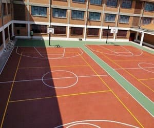 Reparacion patios colegios grietas pistas deportivas